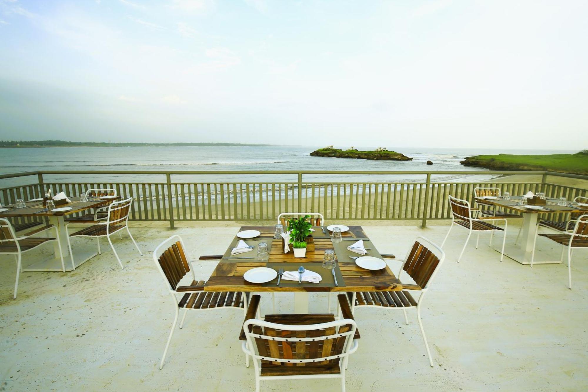Kamnath Zinc Journey By The Fern, Diu Hotell Exteriör bild